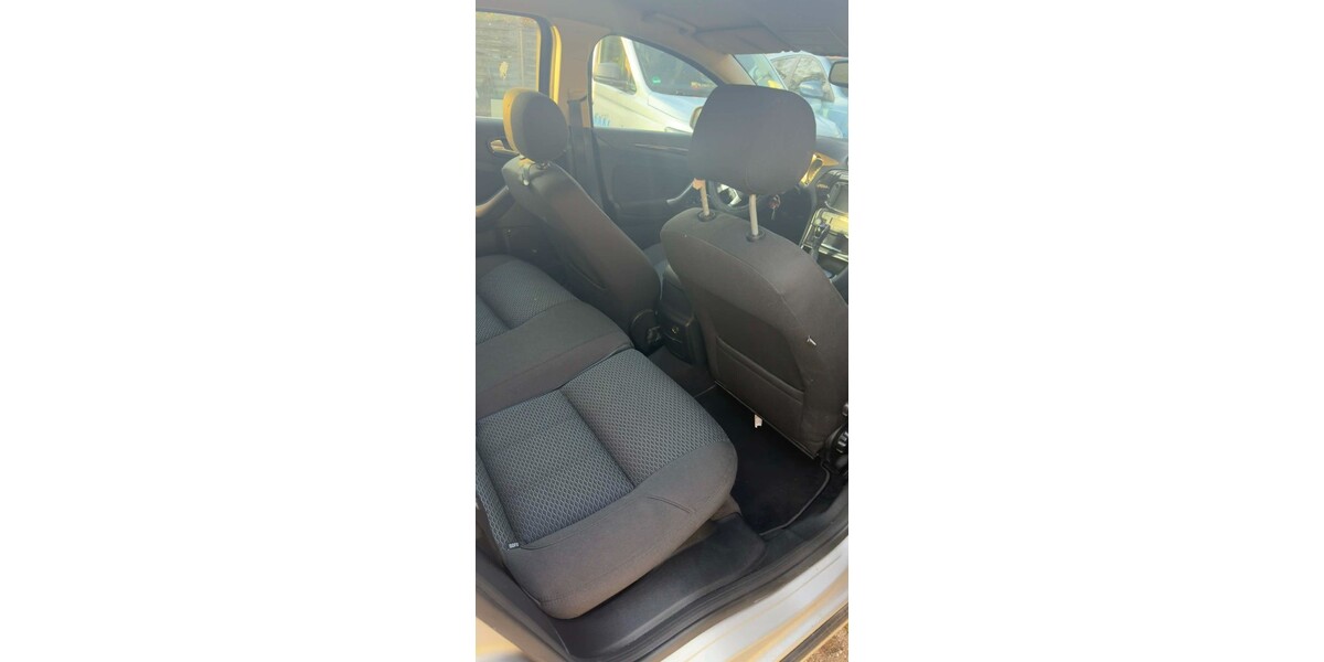 Ford Mondeo 218.000 km 4.000 &euro; Duisburg 47051