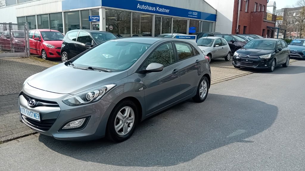 Hyundai i30 75.650 km 7.950 &euro; Duisburg 47269