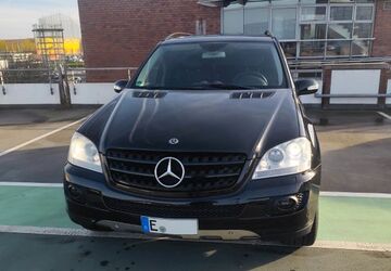 Mercedes-Benz ML 500 196.000 km 11.200 &euro; Essen 45355