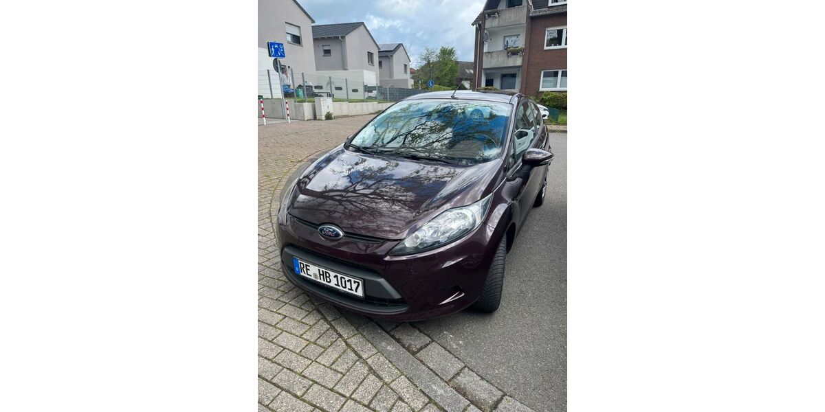 Ford Fiesta 72.000 km 3.800 &euro; Oer-Erkenschwick 45739