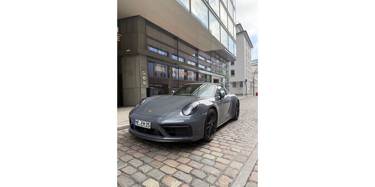 Porsche 992 9.000 km 205.000 &euro; Heiligenhaus 42579