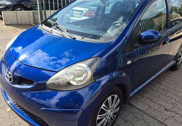 Toyota Aygo 73.500 km 2.999 &euro; Bottrop 46242