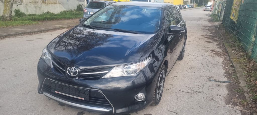 Toyota Auris 280.505 km 6.200 &euro; Essen 45326