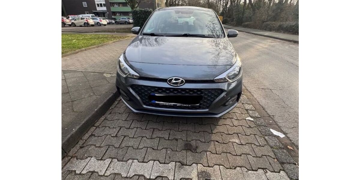 Hyundai i20 90.000 km 10.900 &euro; gelsenkirchen 45884