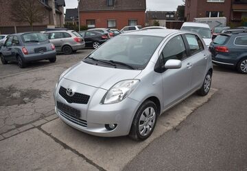 Toyota Yaris 34.400 km 6.980 &euro; Oberhausen 46145