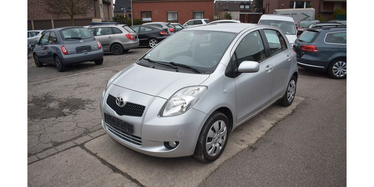 Toyota Yaris 34.400 km 6.980 &euro; Oberhausen 46145