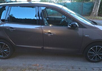 Renault Scenic 143.831 km 3.000 &euro; Gelsenkirchen 45886