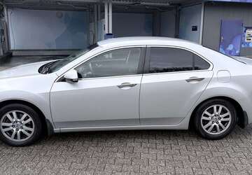 Honda Accord 154.000 km 7.499 &euro; Velbert 42555